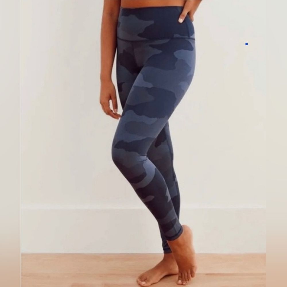 ☔️🔸️NWT Aerie Blue Offline Camouflage Athletic Pants Small